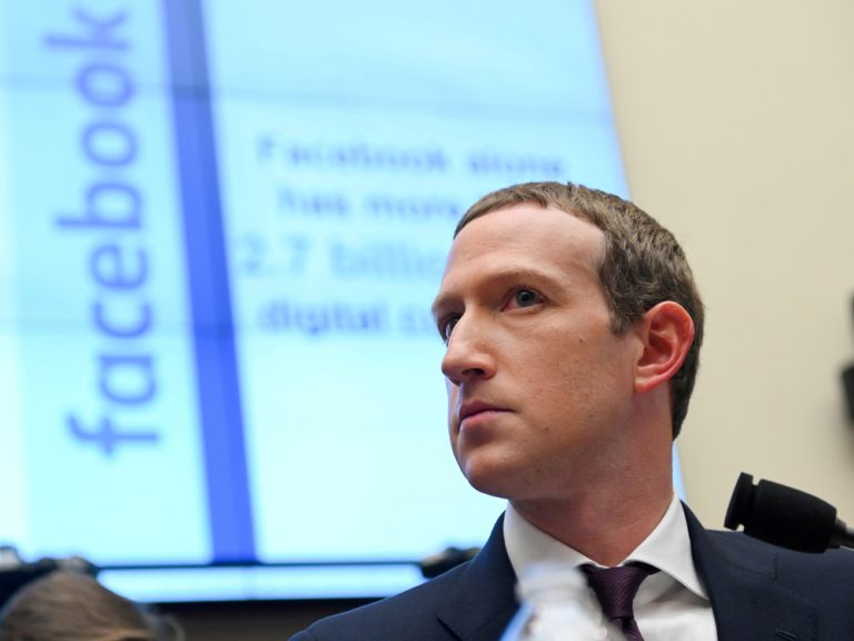 Facebook foes sue to force Mark Zuckerberg to sell his majority stake