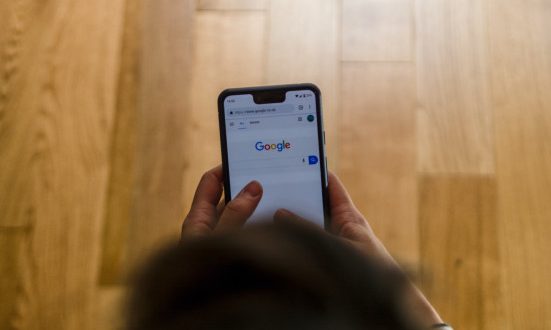 Google finally brings its security key feature to iPhones