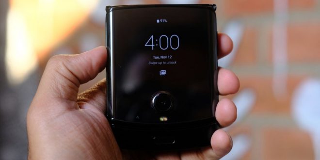 Motorola Razr teardown looks inside the flexible phone