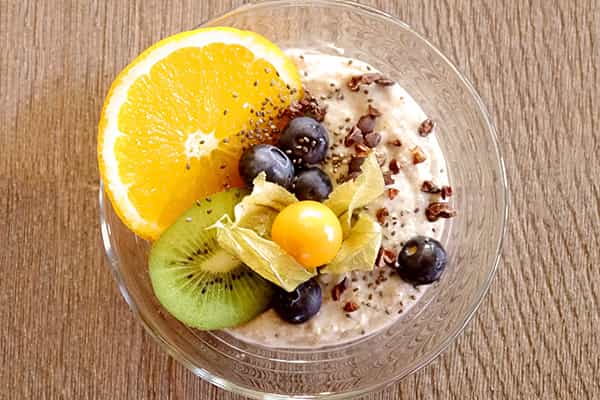 Oatmeal-porridge-fruits